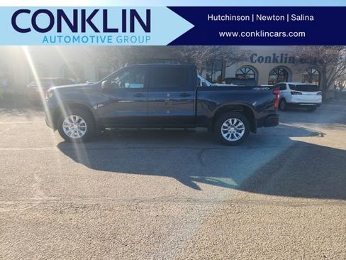 Used 2022 Chevrolet Silverado 1500 Custom w/ Safety Confidence Package image 1