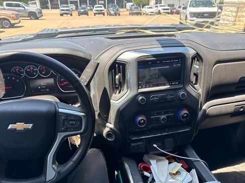 Used 2022 Chevrolet Silverado 2500 LT w/ Convenience Package AWD/4WD image 9