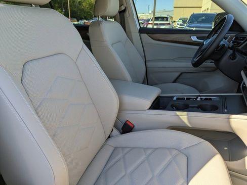 New 2026 Volkswagen Atlas SE image 29