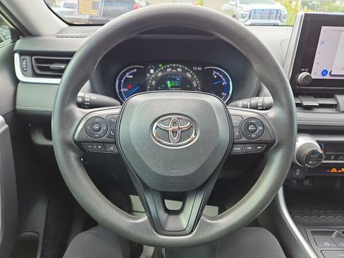 Used 2024 Toyota RAV4 XLE AWD/4WD image 17