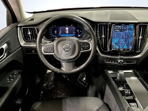 Certified 2024 Volvo XC60 B5 Core image 5