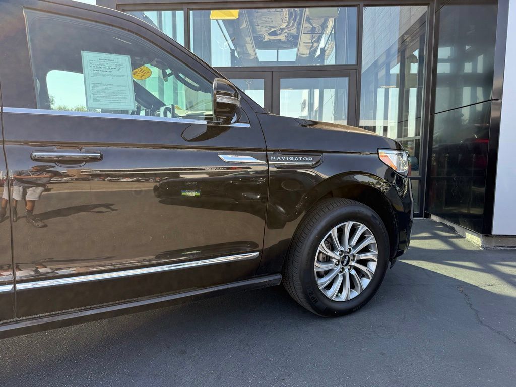 Used 2022 Lincoln Navigator L 4WD image 15