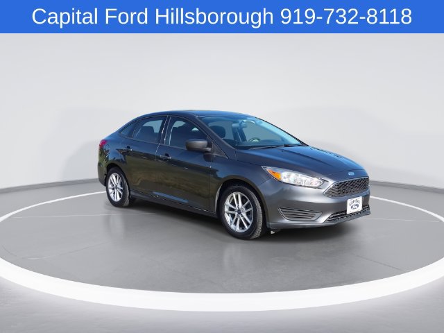 Used 2018 Ford Focus SE FWD image 2