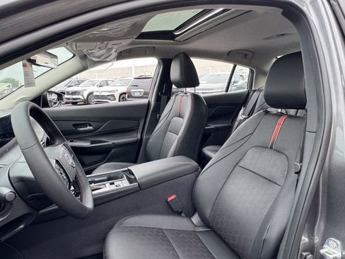 New 2026 Nissan Sentra SR w/ SR Premium Package FWD image 23