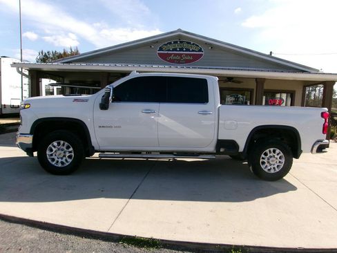 Used 2024 Chevrolet Silverado 2500 LTZ w/ LTZ Premium Package image 8