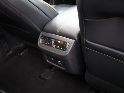 Used 2023 Nissan Pathfinder Platinum image 15