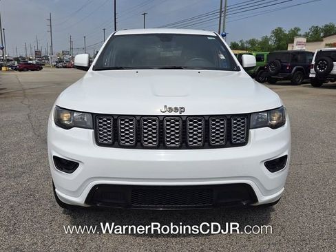 Used 2020 Jeep Grand Cherokee Altitude RWD image 2