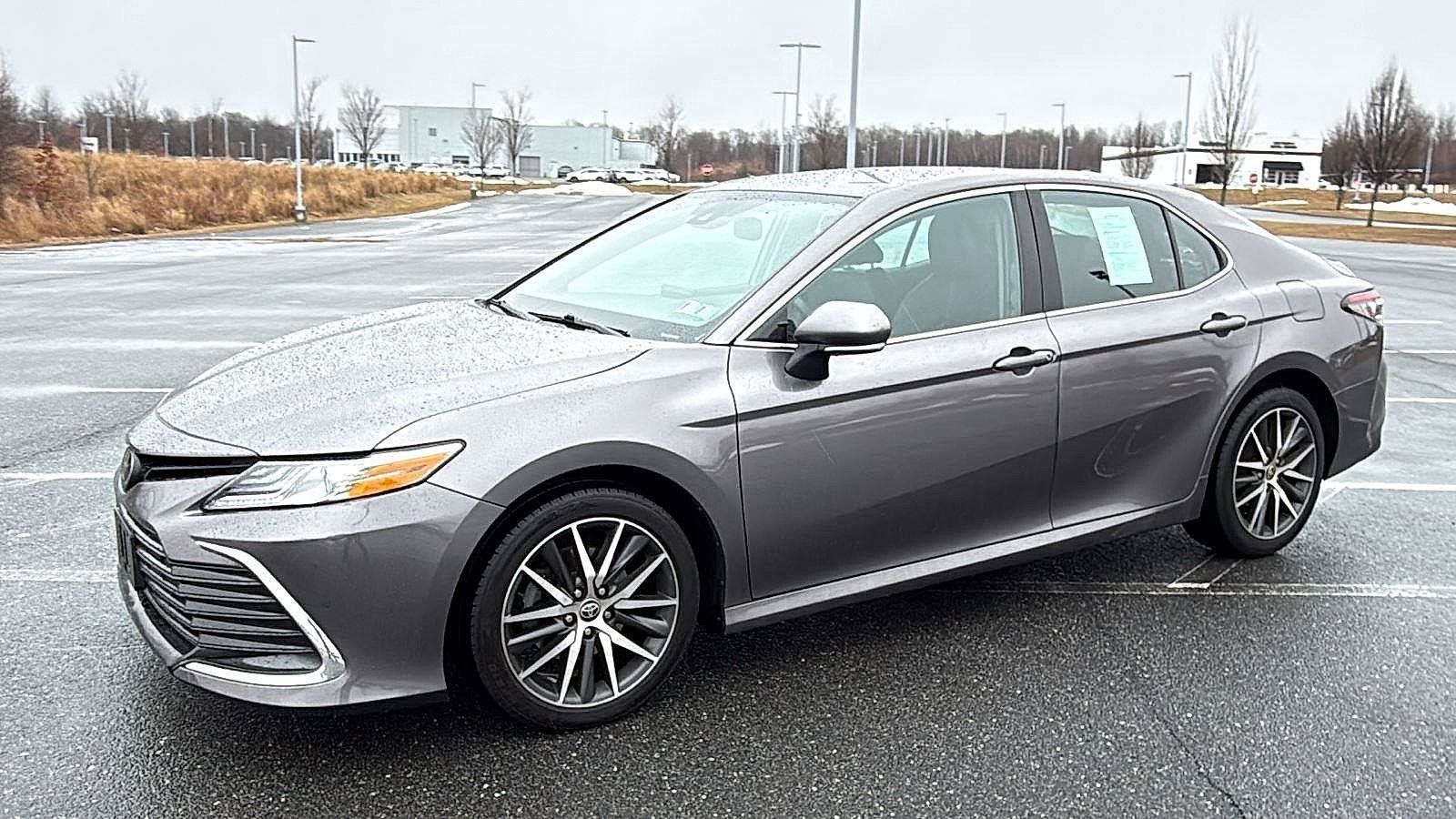 Used 2022 Toyota Camry XLE AWD/4WD image 13