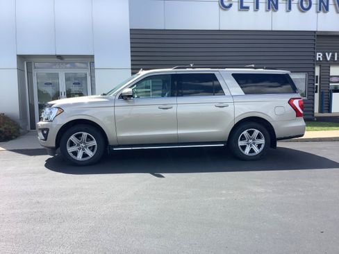 Used 2018 Ford Expedition Max XLT w/ Equipment Group 202A AWD/4WD image 2