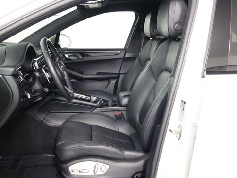 Certified 2023 Porsche Macan S AWD/4WD image 5