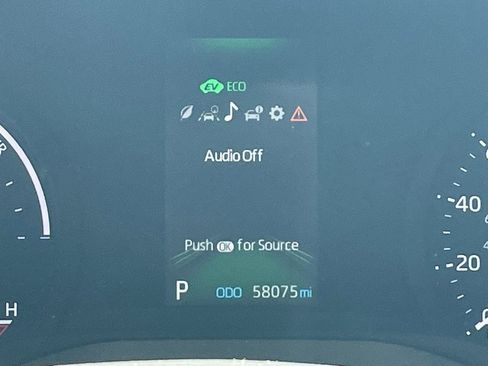 Used 2021 Toyota Sienna XLE image 11