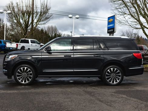 Used 2021 Lincoln Navigator L Reserve image 12