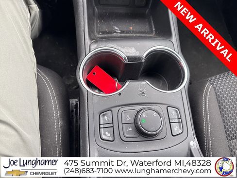 Used 2023 GMC Terrain SLE w/ Driver Convenience Package image 20