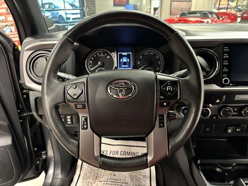 Used 2021 Toyota Tacoma TRD Off-Road image 10
