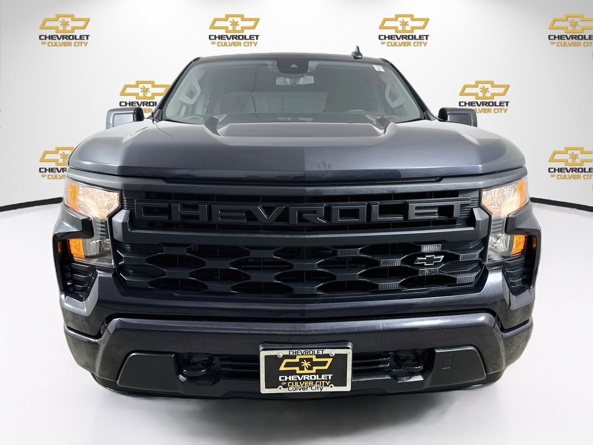 Used 2022 Chevrolet Silverado 1500 Custom RWD image 2