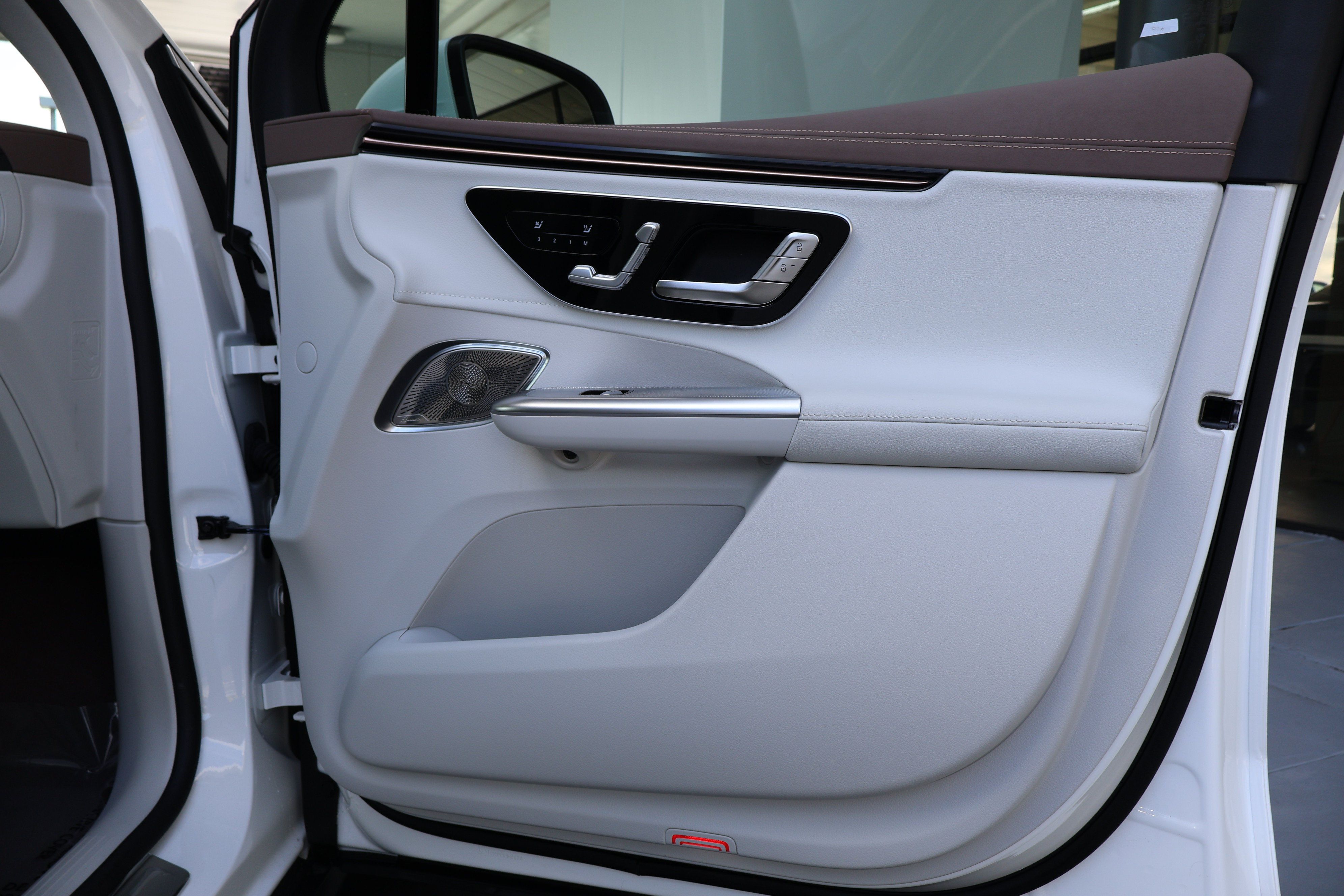 Certified 2025 Mercedes-Benz EQE 350+ 4MATIC SUV image 28