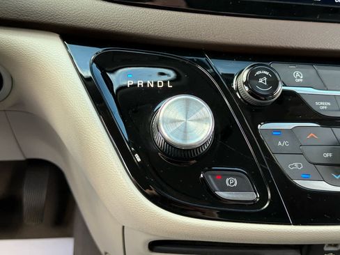 Used 2017 Chrysler Pacifica Touring Plus w/ Tire & Wheel Group image 21