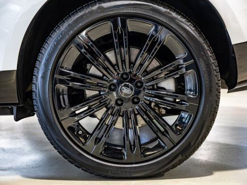 Used 2023 Land Rover Range Rover SE image 31