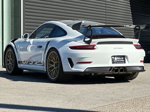 Used 2019 Porsche 911 GT3 RS image 3