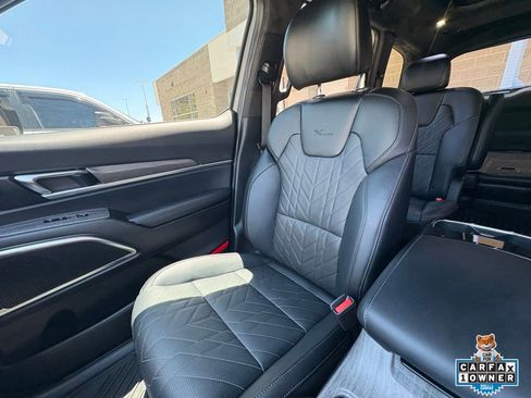 Certified 2025 Kia Telluride SX Prestige X-Line AWD/4WD image 23