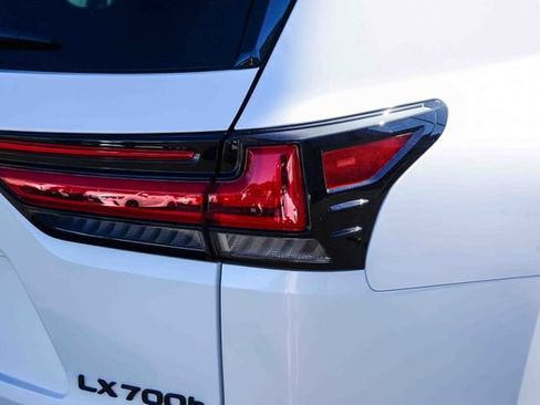 New 2026 Lexus LX 700h Luxury AWD/4WD image 8