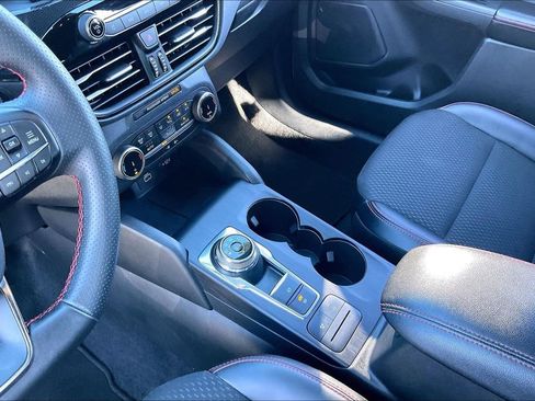 Certified 2025 Ford Escape ST-Line AWD/4WD image 16