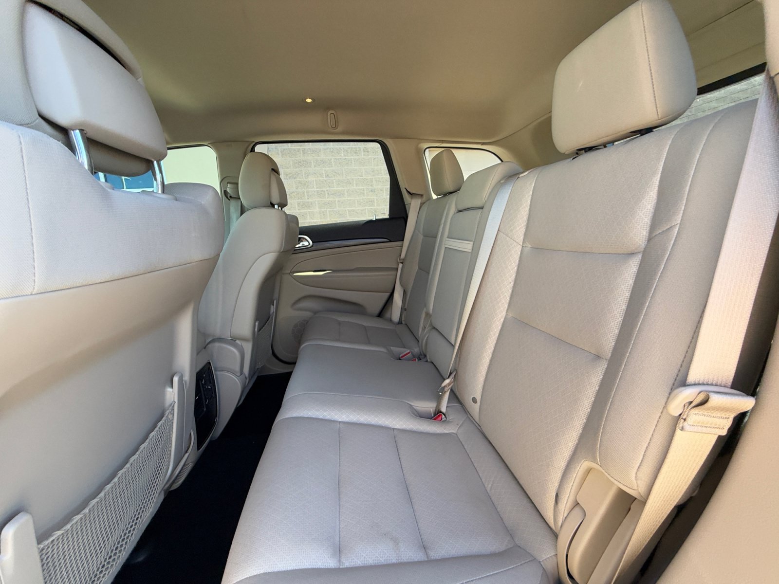 Used 2020 Jeep Grand Cherokee Laredo RWD image 17