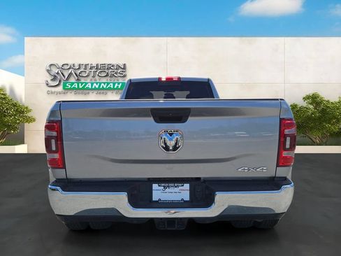 Used 2024 RAM 3500 Tradesman w/ Chrome Appearance Group AWD/4WD image 4