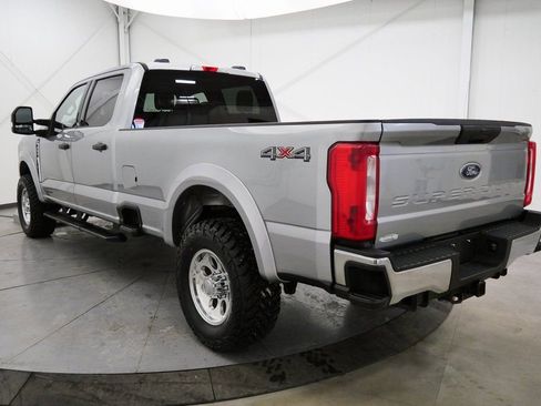 Used 2023 Ford F350 XLT image 5