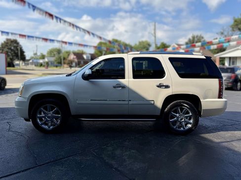 Used 2011 GMC Yukon Denali AWD/4WD image 5