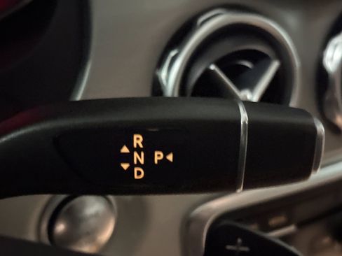 Used 2019 Mercedes-Benz GLA 250 4MATIC w/ Premium Package image 28