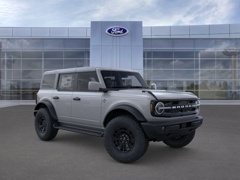 New 2026 Ford Bronco Outer Banks w/ Sasquatch Package image 7