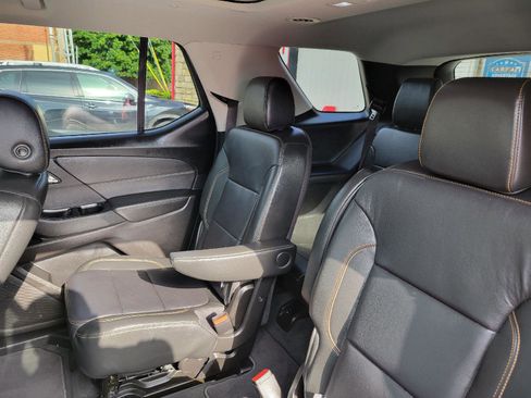 Used 2020 Chevrolet Traverse LT w/ LT Premium Package AWD/4WD image 7