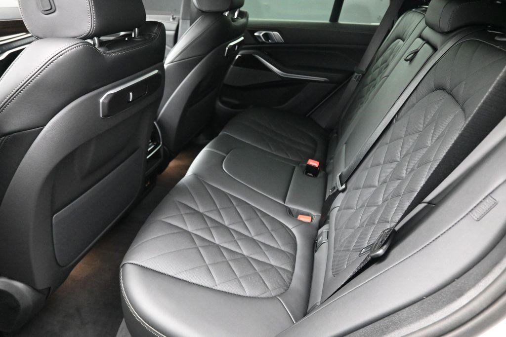 Used 2026 BMW X5 xDrive40i w/ Premium Package AWD/4WD image 18
