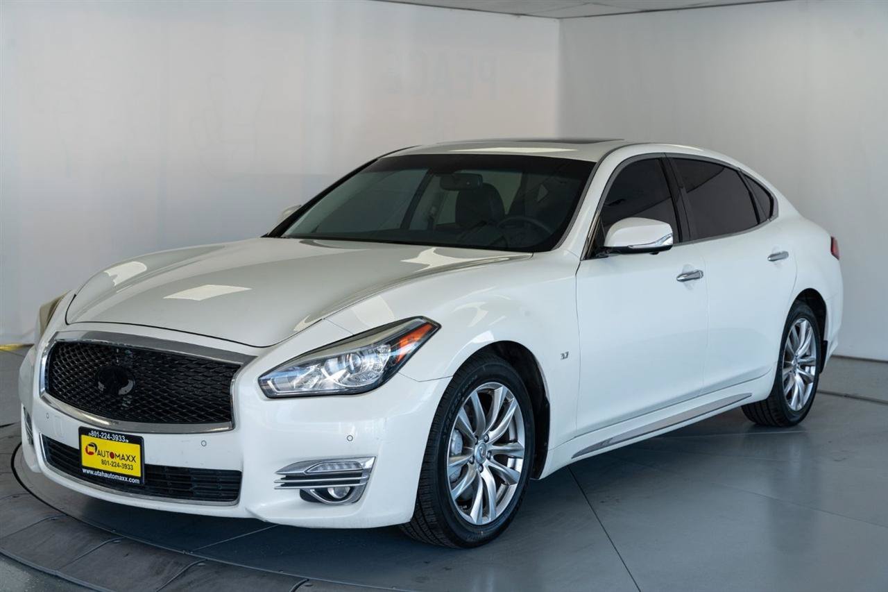 Used 2018 INFINITI Q70 L 3.7 AWD/4WD image 3