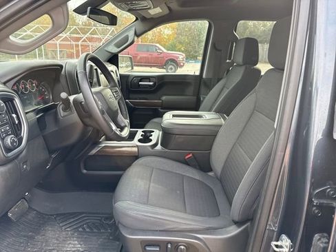 Used 2022 Chevrolet Silverado 1500 RST w/ LPO, Blackout Package image 9