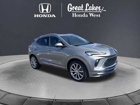 Used 2024 Buick Encore GX Avenir w/ Avenir Technology Package FWD image 5