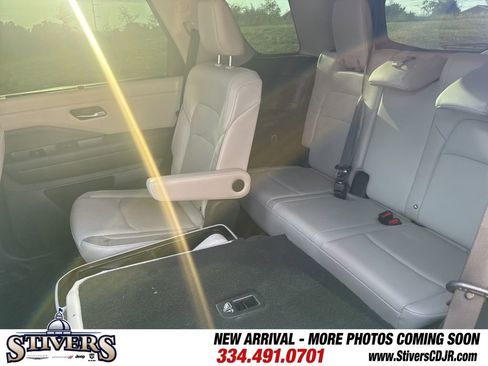 Used 2022 Nissan Pathfinder SL w/ SL Premium Package image 18
