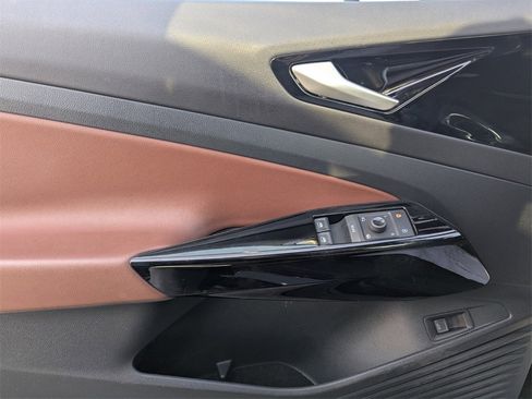 Used 2021 Volkswagen ID.4 Pro S image 25