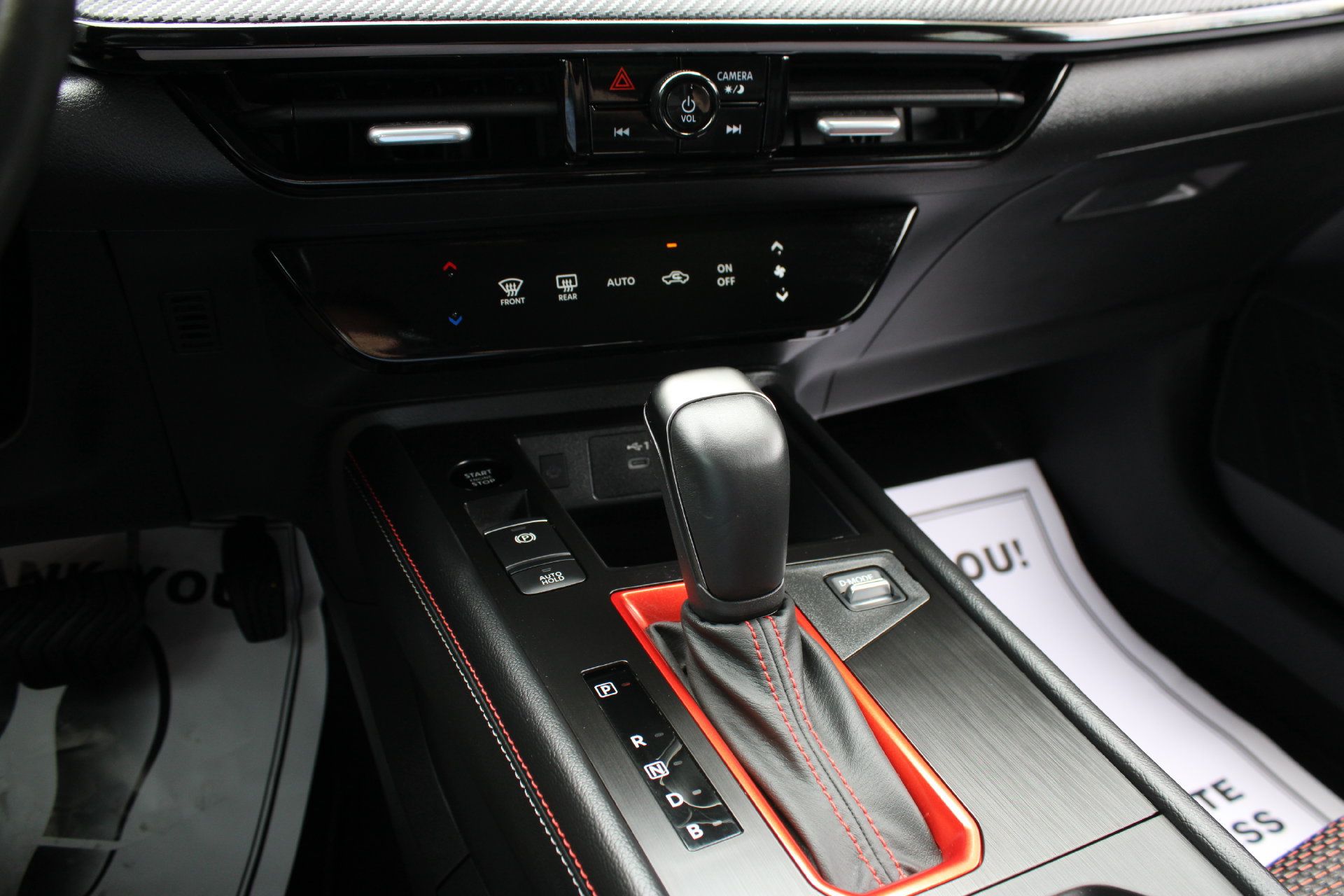 Used 2025 Nissan Kicks SR FWD image 31