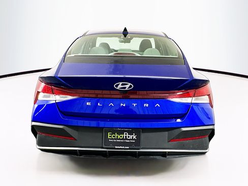 Used 2024 Hyundai Elantra SEL FWD image 7