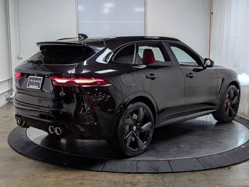 Used 2022 Jaguar F-PACE SVR image 9