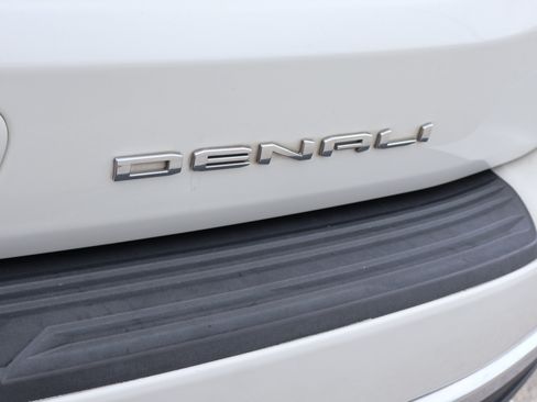Used 2021 GMC Yukon Denali w/ Denali Premium Package RWD image 10