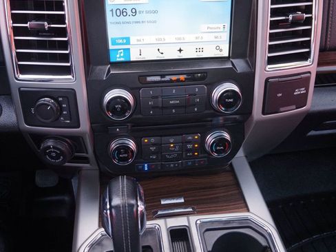 Used 2016 Ford F150 Lariat w/ Equipment Group 502A Luxury AWD/4WD image 32
