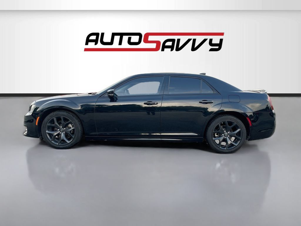 Used 2022 Chrysler 300 Touring L w/ Comfort Group RWD image 4