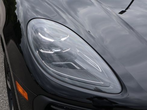 New 2025 Porsche Macan image 14