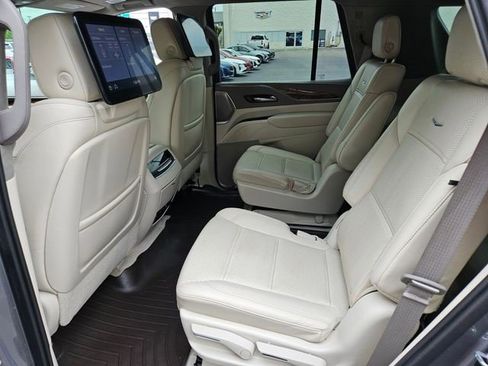 Certified 2021 Cadillac Escalade Sport Platinum w/ Heavy-Duty Trailer Package AWD/4WD image 11