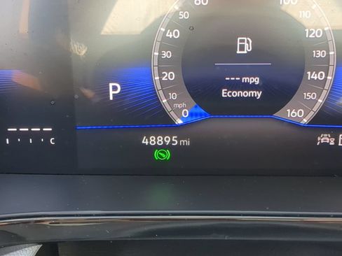 Certified 2024 Volkswagen Taos S FWD image 30