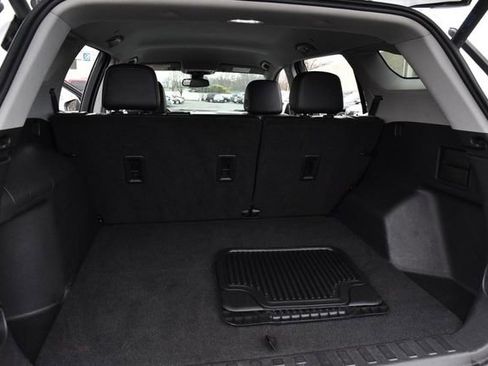 Used 2024 GMC Terrain SLT image 25