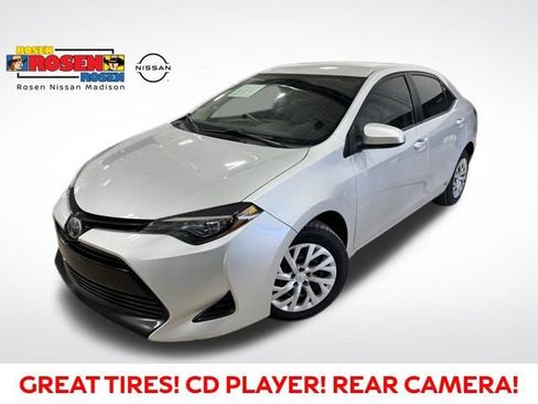 Used 2017 Toyota Corolla LE image 1